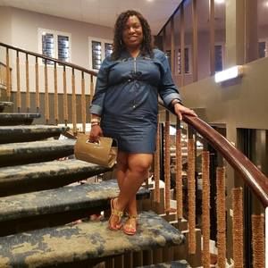 Meet your Posher, Yolanda